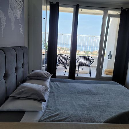 Studio Apartment Lanterna Zadar Bagian luar foto