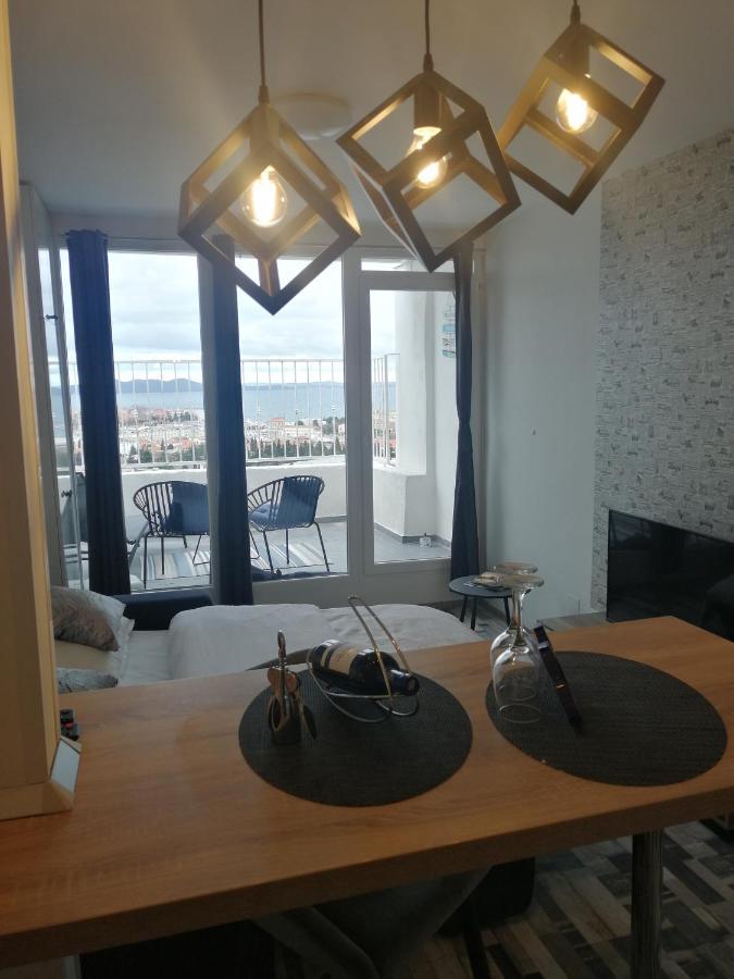 Studio Apartment Lanterna Zadar Bagian luar foto