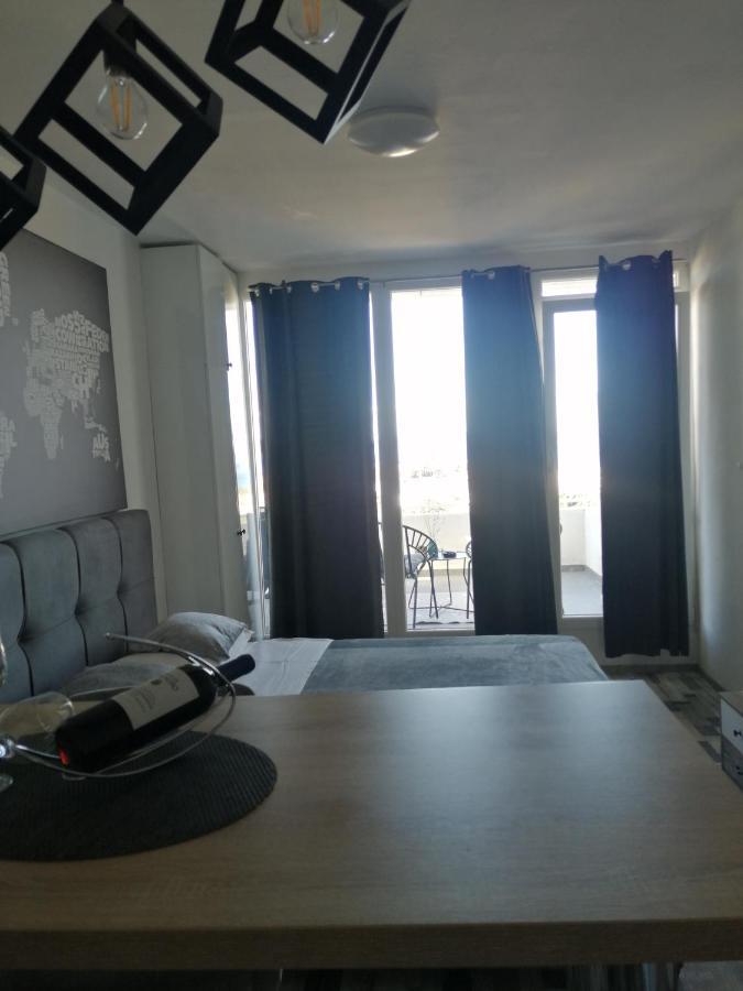 Studio Apartment Lanterna Zadar Bagian luar foto