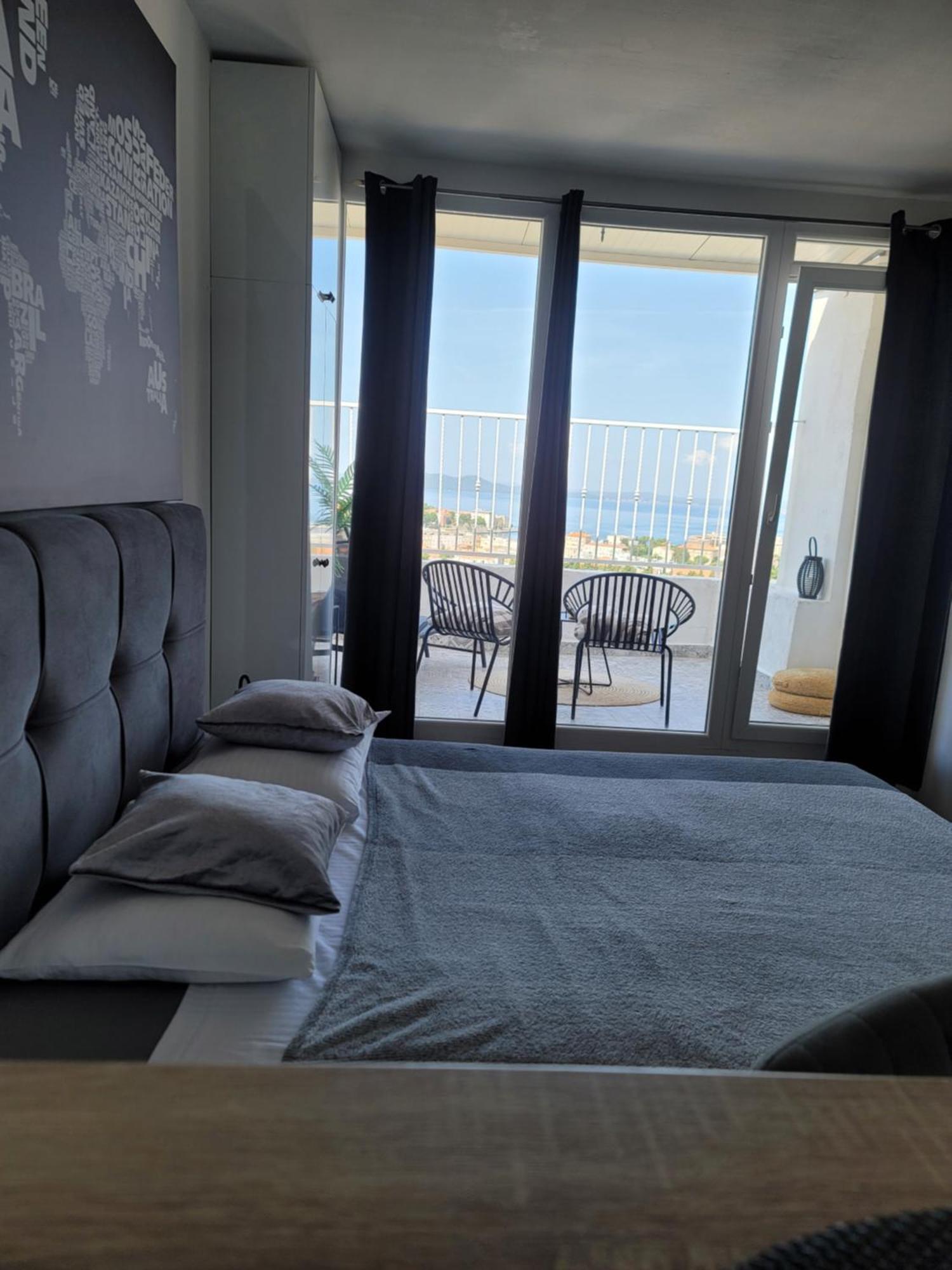 Studio Apartment Lanterna Zadar Bagian luar foto