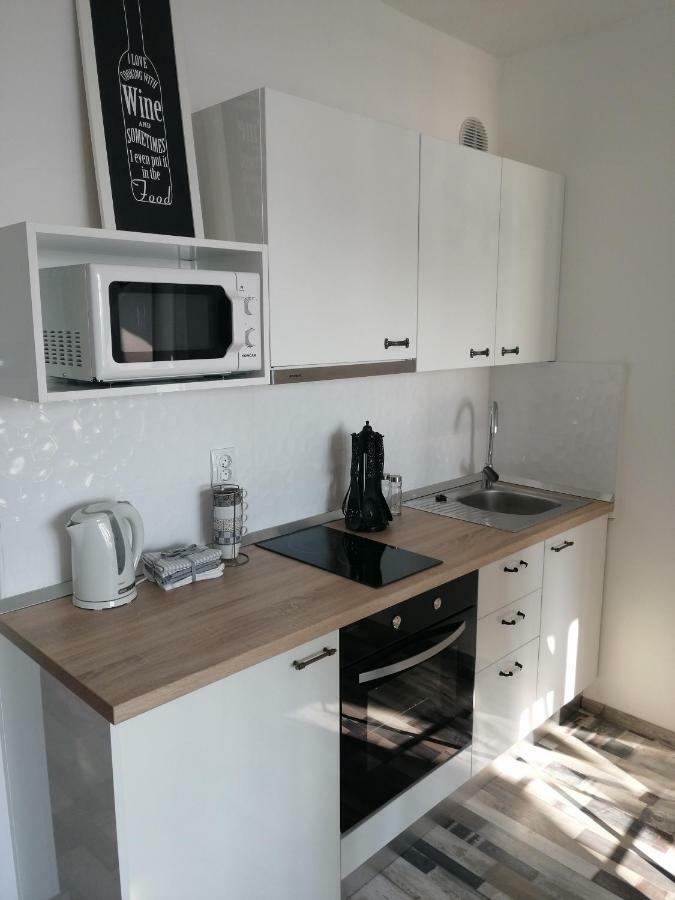 Studio Apartment Lanterna Zadar Bagian luar foto